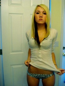 Amateur nude hot chick